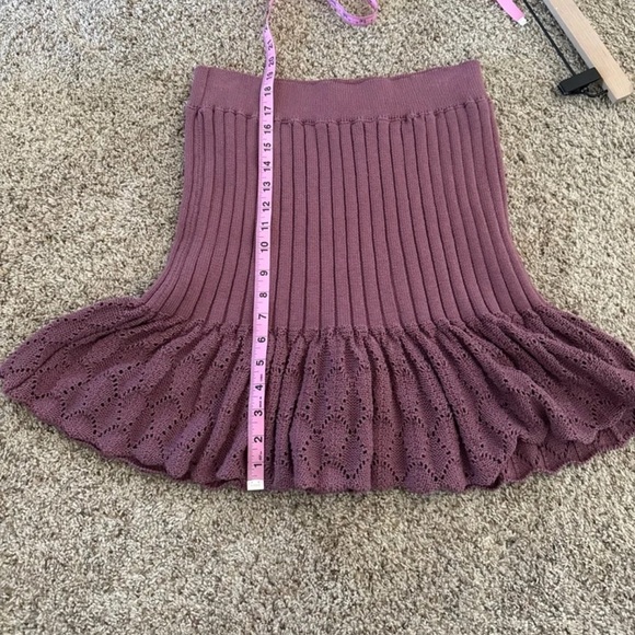 New with tags!
Free People Rose Mini Skirt 
Size Large - Picture 10 of 12